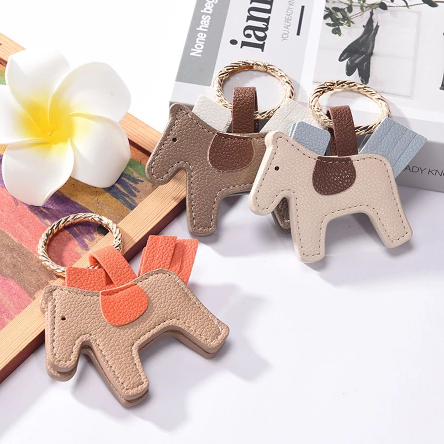 Magnetic Hat Clip for Bags – PU Leather Travel Hat Holder & Sunglasses Clip Accessory