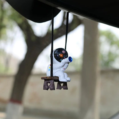 Creative Astronaut Car Hanger Pendant – Cute Car Interior Decoration Accessory