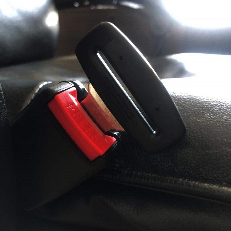 Universal Car Seat Belt Lock Tongue Replacement Buckle for Cars, Buses & Forklifts
