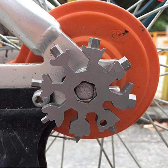 Best 18-in-1 Snowflake Multi-Tool Keychain – Ultimate Pocket Wrench